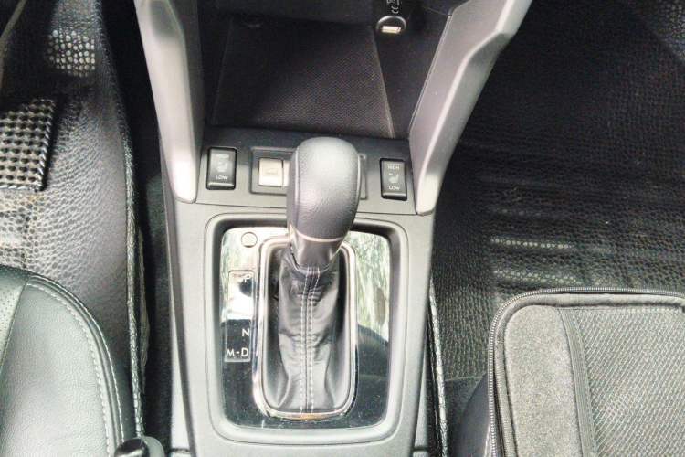 Used Subaru Forester 2013 2.5i Automatic Prestige Edition Gear Lever