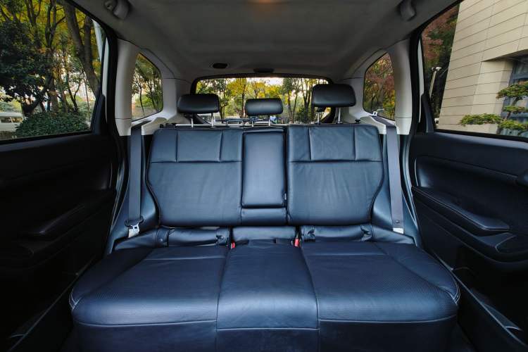 Used Subaru Forester 2013 2.0i Automatic Luxury Edition Interior 6