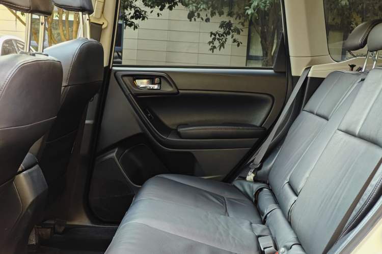 Used Subaru Forester 2013 2.0i Automatic Luxury Edition Interior 7
