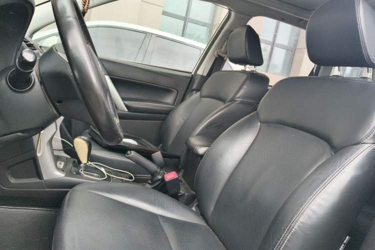 Used Subaru Forester 2013 2.0i Automatic Luxury Edition Left Front Seat