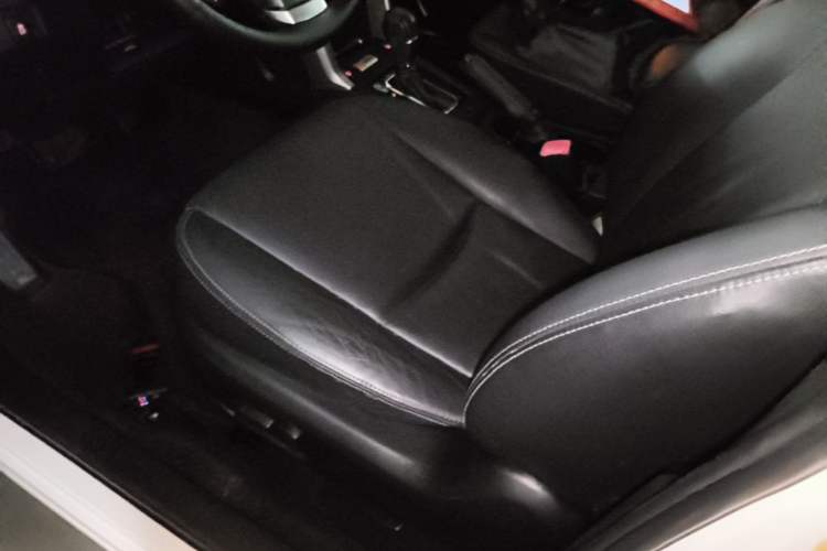 Used Subaru Forester 2013 2.5i Automatic Luxury Edition Left Front Seat