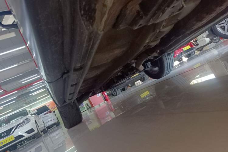 Used Subaru Forester 2013 2.5i Automatic Luxury Edition Left Side Sill