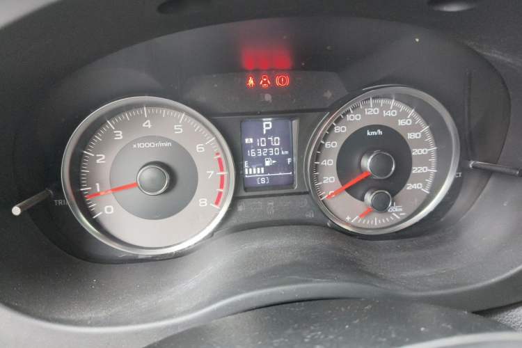 Used Subaru Forester 2013 2.0i Automatic Luxury Edition Odometer Close Up