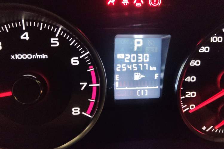 Used Subaru Forester 2013 2.0i Automatic Luxury Edition Odometer Close Up