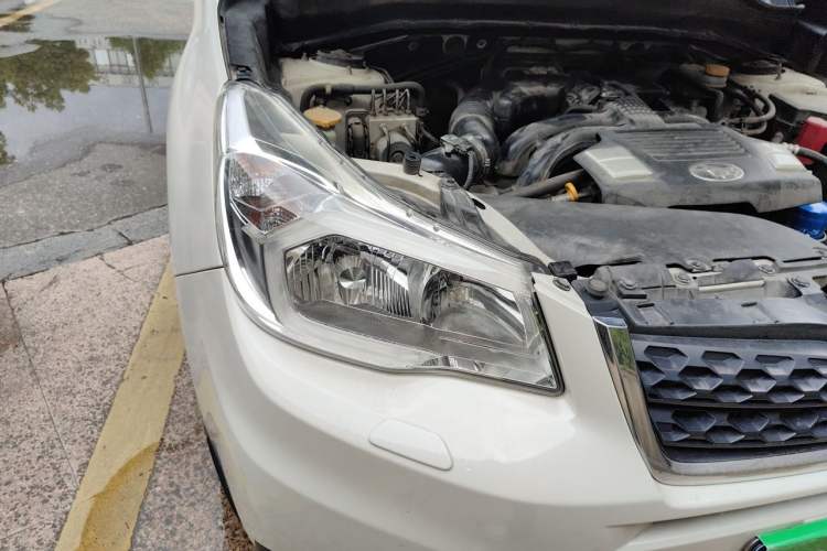 Used Subaru Forester 2013 2.5i Automatic Luxury Edition Right Front Headlight