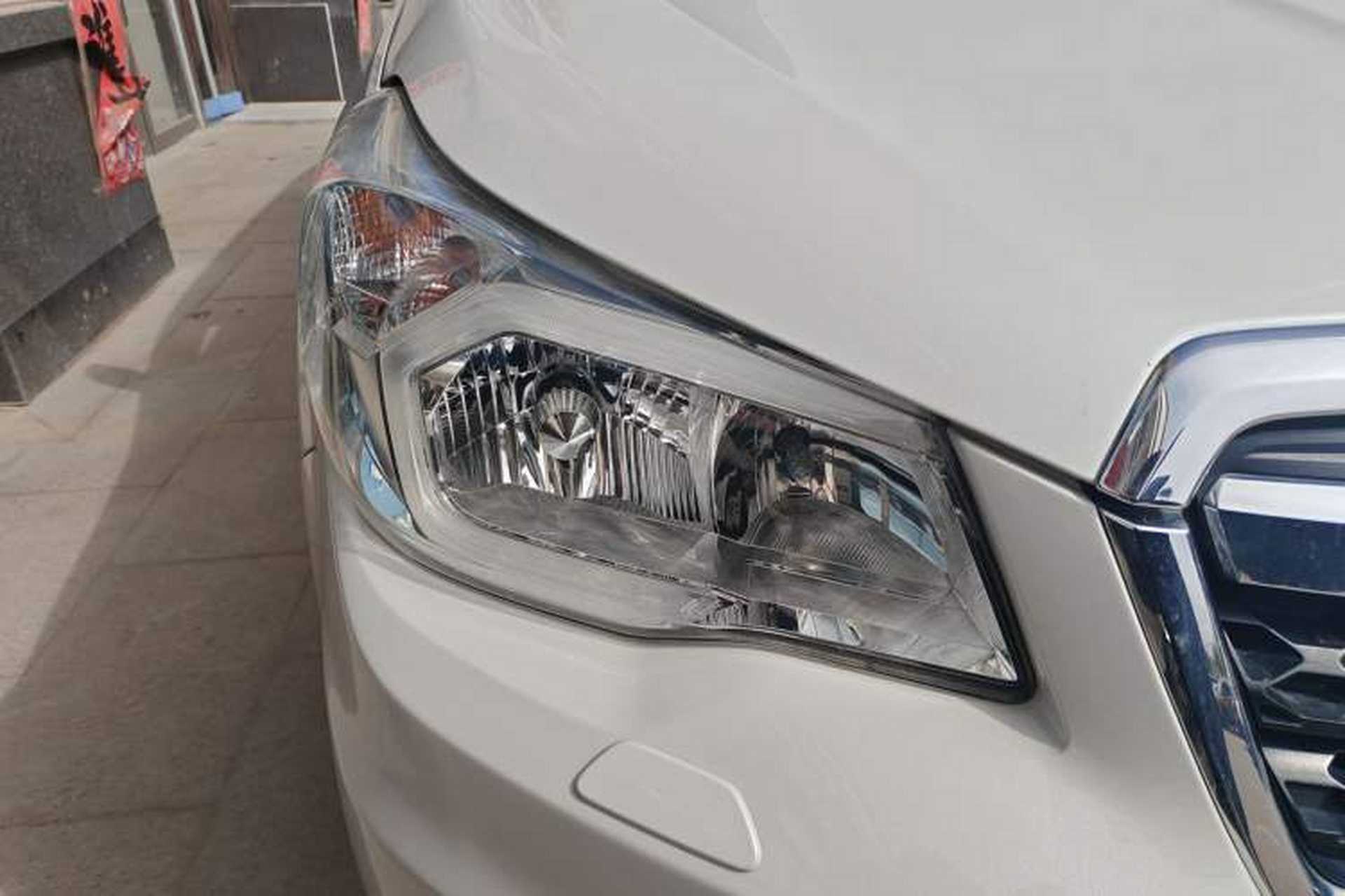 Used Subaru Forester 2013 2.5i Automatic Luxury Edition Right Front Headlight