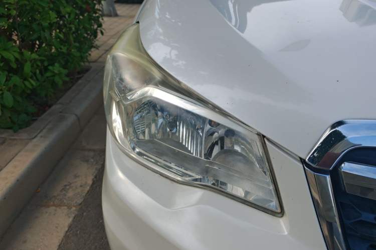 Used Subaru Forester 2013 2.5i Automatic Elite Edition Right Front Headlight