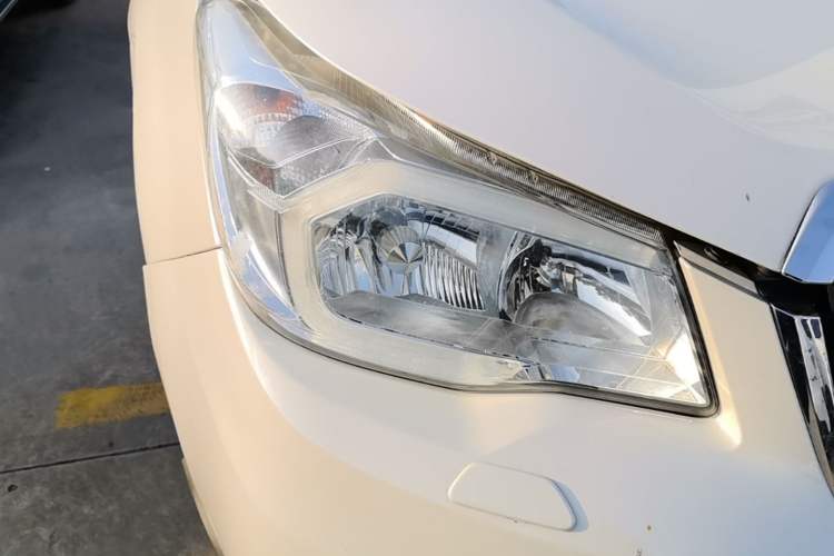 Used Subaru Forester 2013 2.5i Automatic Luxury Edition Right Front Headlight