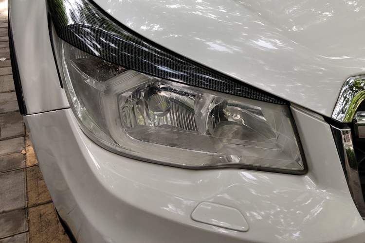 Used Subaru Forester 2013 2.5i Automatic Luxury Edition Right Front Headlight