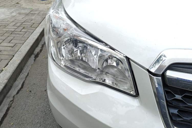 Used Subaru Forester 2013 2.0i Automatic Luxury Edition Right Front Headlight