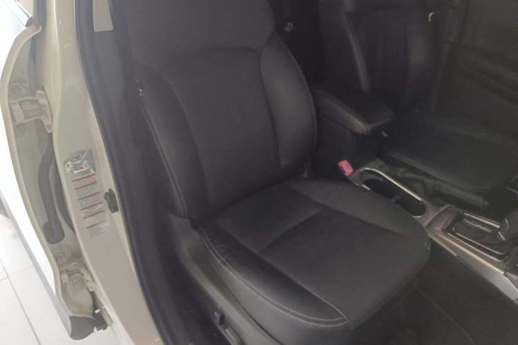 Used Subaru Forester 2013 2.5i Automatic Luxury Edition Right Front Seat