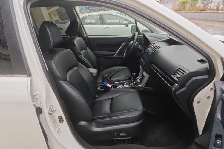 Used Subaru Forester 2013 2.5i Automatic Luxury Edition Right Front Seat