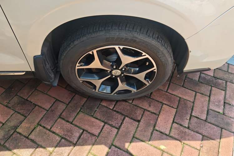 Used Subaru Forester 2013 2.5i Automatic Prestige Navigation Edition Right Front Wheel Hub