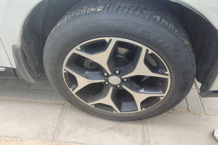 Used Subaru Forester 2013 2.5i Automatic Luxury Edition Right Front Wheel Hub