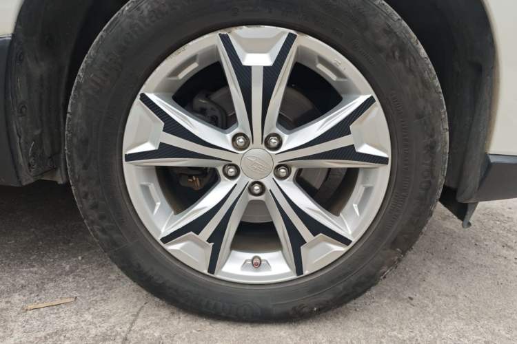 Used Subaru Forester 2013 2.5i Automatic Luxury Edition Right Front Wheel Hub