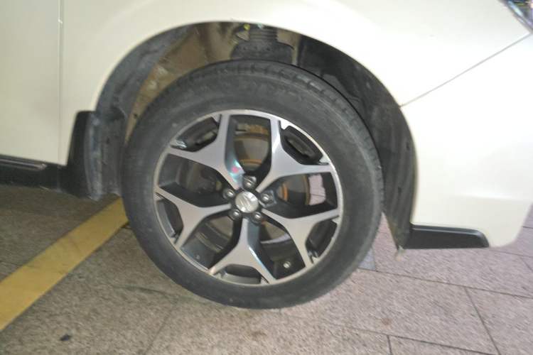 Used Subaru Forester 2013 2.0T Automatic Prestige Navigation Edition Right Front Wheel Hub