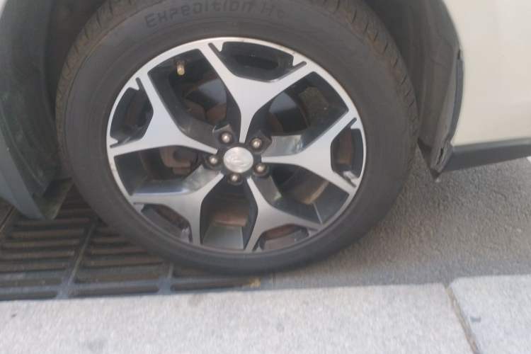 Used Subaru Forester 2013 2.5i Automatic Prestige Navigation Edition Right Front Wheel Hub