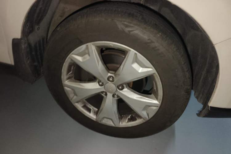 Used Subaru Forester 2013 2.5i Automatic Elite Navigation Edition Right Front Wheel Hub