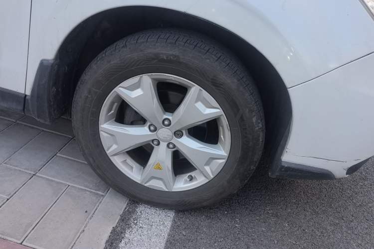 Used Subaru Forester 2013 2.5i Automatic Luxury Edition Right Front Wheel Hub