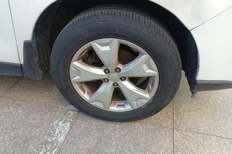 Used Subaru Forester 2013 2.0i Automatic Luxury Edition Right Front Wheel Hub