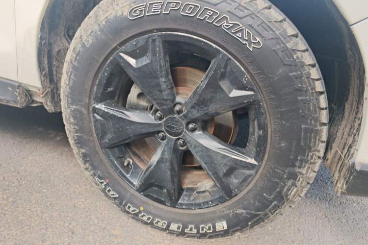 Used Subaru Forester 2013 2.5i Automatic Elite Edition Right Front Wheel Hub