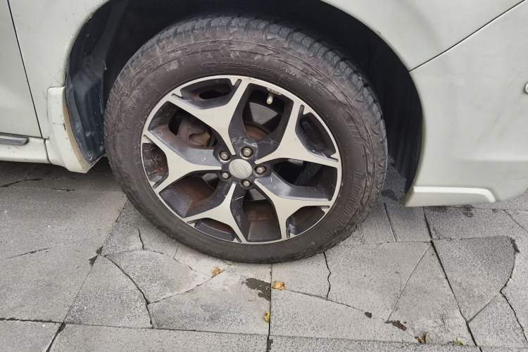 Used Subaru Forester 2013 2.0T Automatic Prestige Navigation Edition Right Front Wheel Hub
