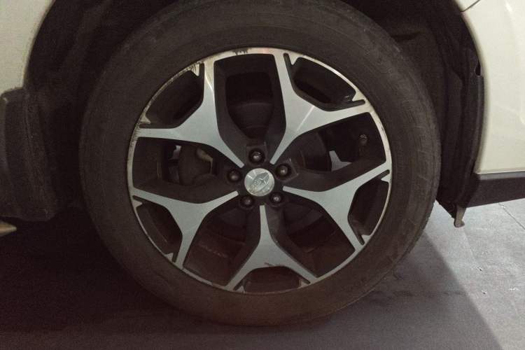 Used Subaru Forester 2013 2.5i Automatic Prestige Edition Right Front Wheel Hub