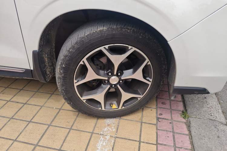 Used Subaru Forester 2013 2.5i Automatic Prestige Edition Right Front Wheel Hub