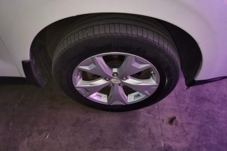Used Subaru Forester 2013 2.0i Automatic Luxury Edition Right Front Wheel Hub