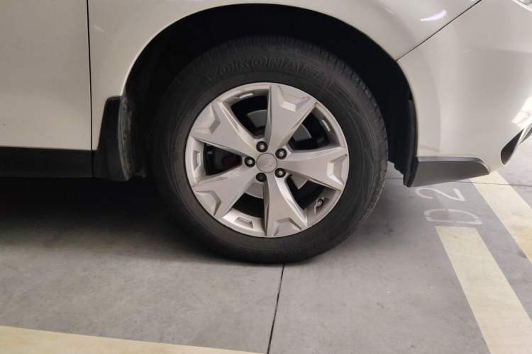 Used Subaru Forester 2013 2.0i Automatic Luxury Edition Right Front Wheel Hub