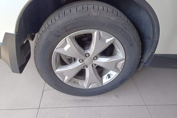 Used Subaru Forester 2013 2.5i Automatic Luxury Edition Right Rear Wheel Hub