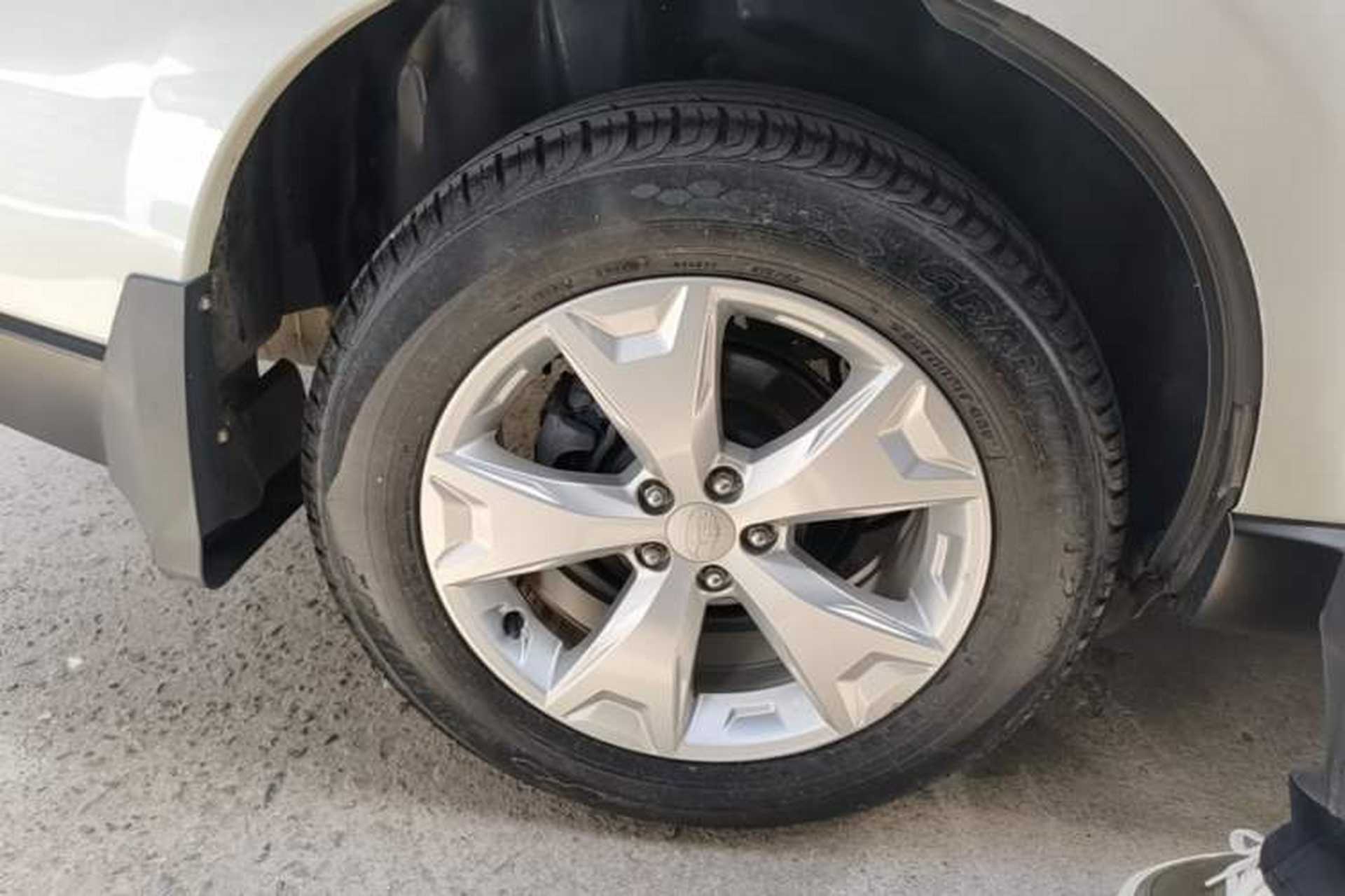 Used Subaru Forester 2013 2.0i Automatic Luxury Edition Right Rear Wheel Hub