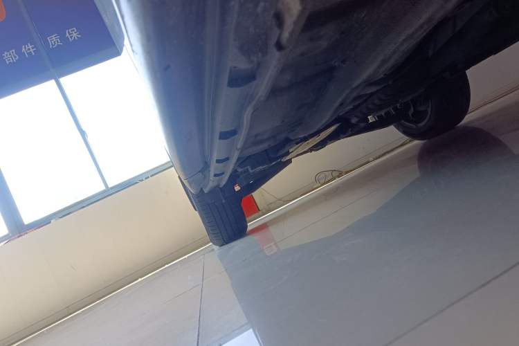 Used Subaru Forester 2013 2.5i Automatic Luxury Edition Right Side Sill