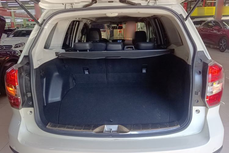 Used Subaru Forester 2013 2.5i Automatic Luxury Edition Trunk