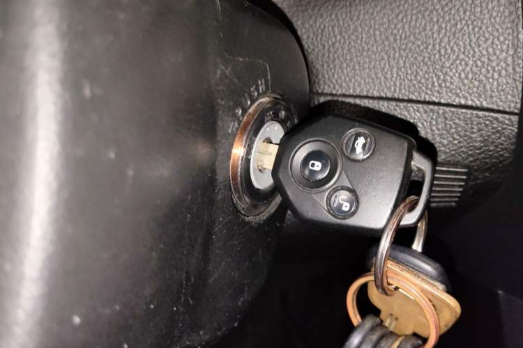 Used Subaru Forester 2013 2.0i Automatic Luxury Edition Vehicle Key