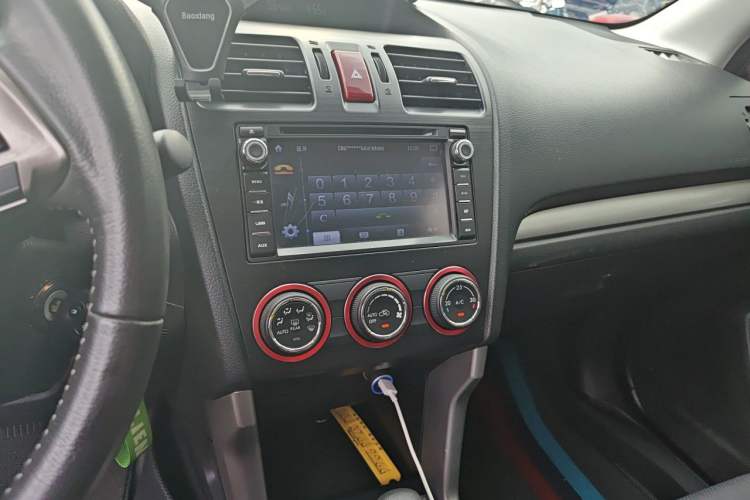 Used Subaru Forester 2014 2.0i Automatic Luxury Edition Audio And AC Panel