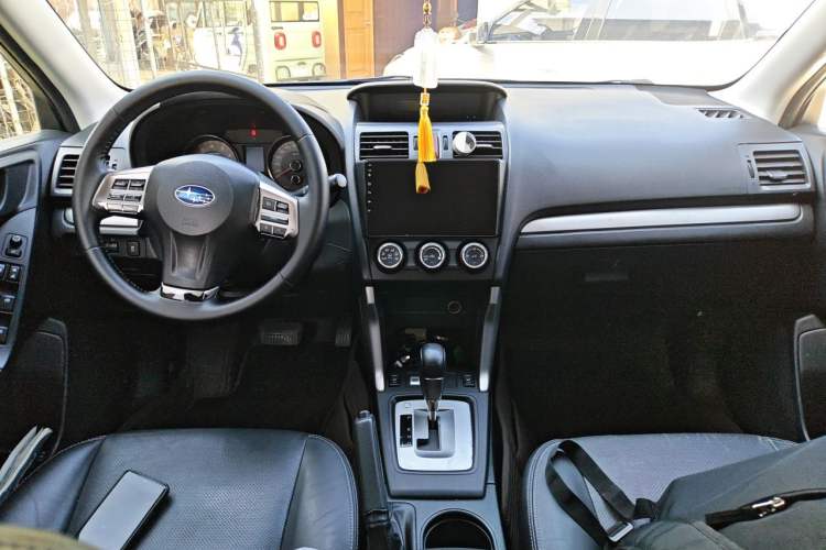 Used Subaru Forester 2014 2.5i Automatic Elite Edition Center Console