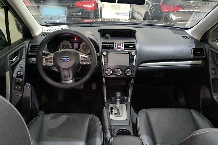 Used Subaru Forester 2014 2.5i Automatic Elite Edition Center Console