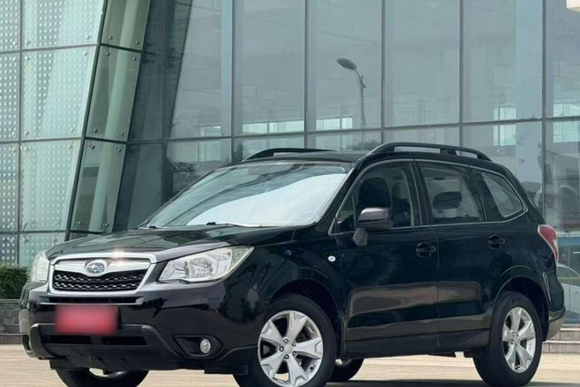 Used Subaru Forester 2014 2.0i Automatic Comfort Edition Front Left 45 Deg