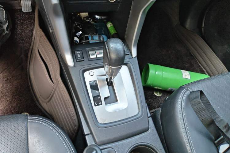 Used Subaru Forester 2014 2.5i Automatic Elite Edition Gear Lever