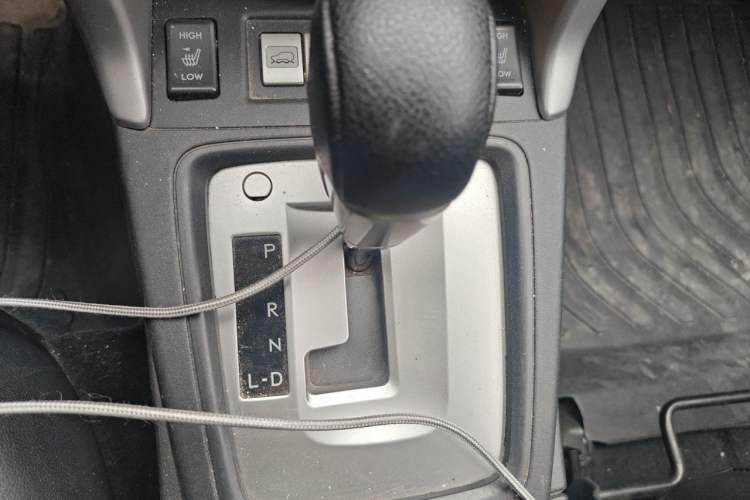 Used Subaru Forester 2014 2.5i Automatic Elite Edition Gear Lever