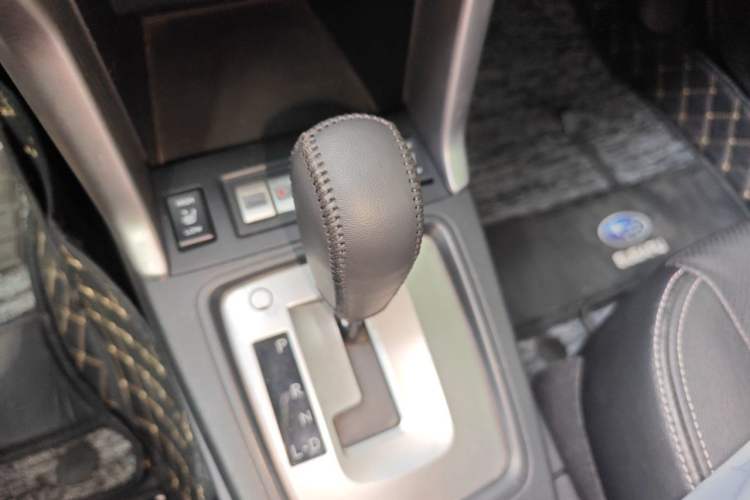 Used Subaru Forester 2014 2.5i Automatic Elite Edition Gear Lever