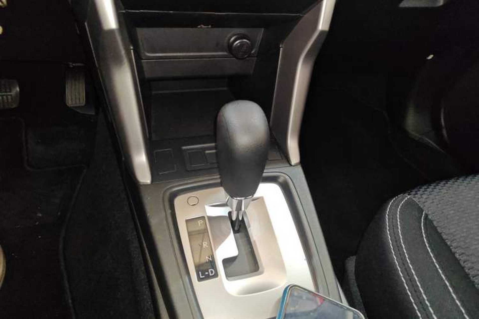 Used Subaru Forester 2014 2.0i Automatic Comfort Edition Gear Lever