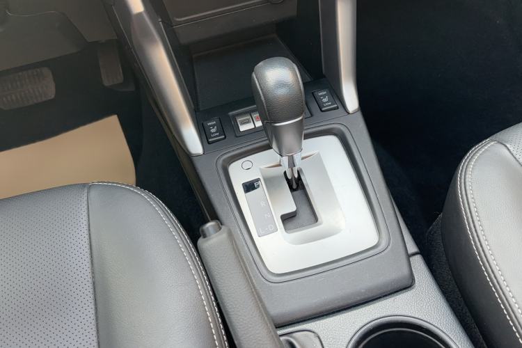 Used Subaru Forester 2014 2.0i Automatic Luxury Edition Gear Lever