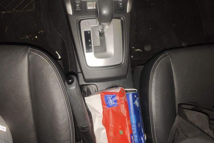 Used Subaru Forester 2014 2.5i Automatic Elite Edition Gear Lever