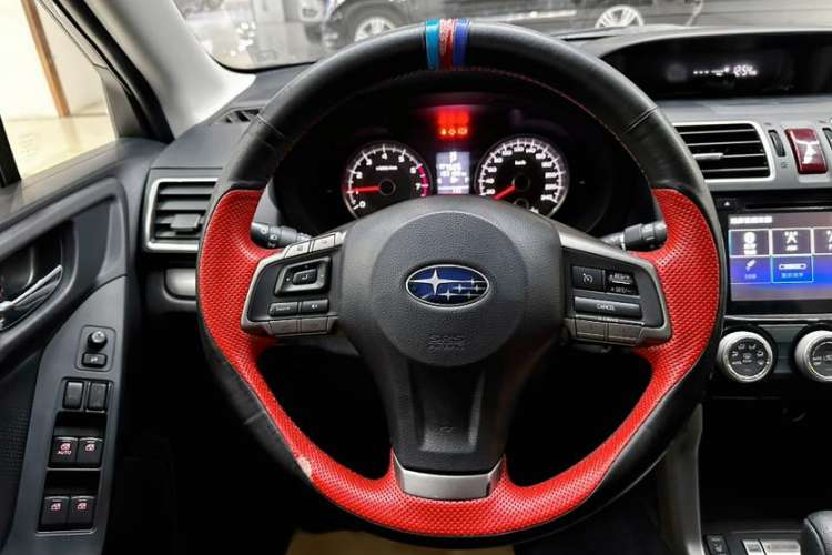 Used Subaru Forester 2014 2.5i Automatic Elite Edition Interior 2