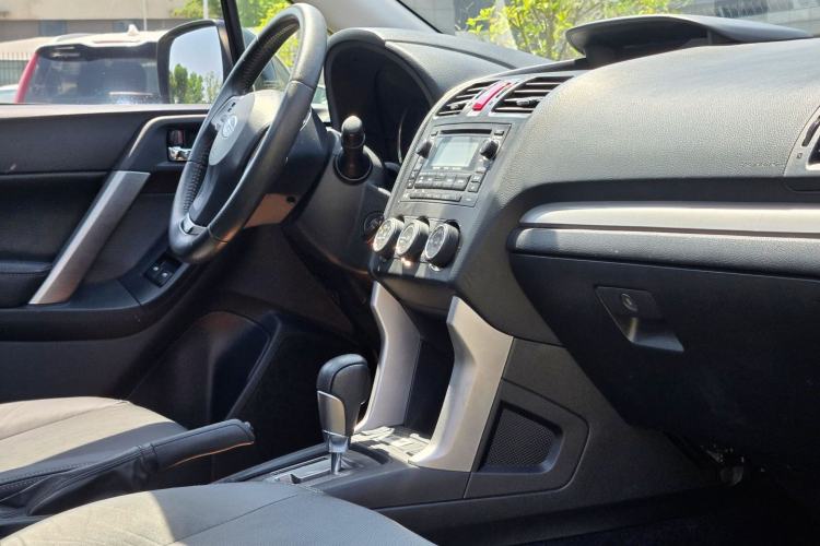Used Subaru Forester 2014 2.5i Automatic Elite Edition Interior 3