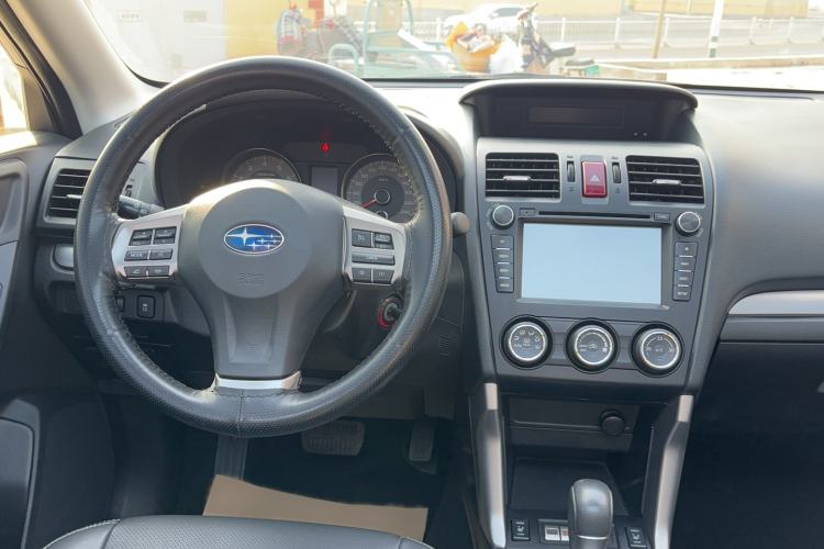 Used Subaru Forester 2014 2.0i Automatic Luxury Edition Interior 4