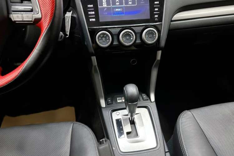 Used Subaru Forester 2014 2.5i Automatic Elite Edition Interior 4