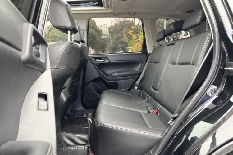 Used Subaru Forester 2014 2.0i Automatic Luxury Edition Interior 7